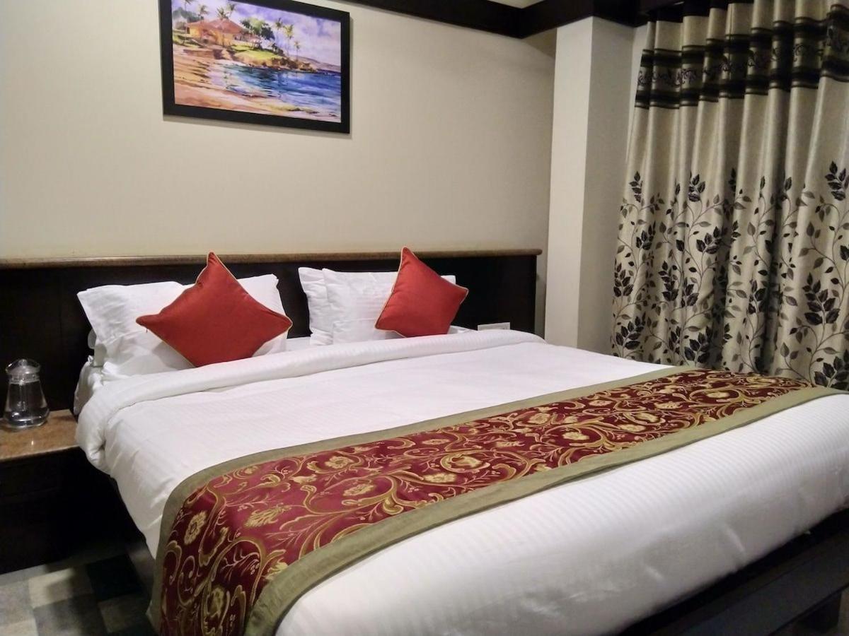 S R Plaza At Delhi Airport Hotel Új-Delhi Kültér fotó