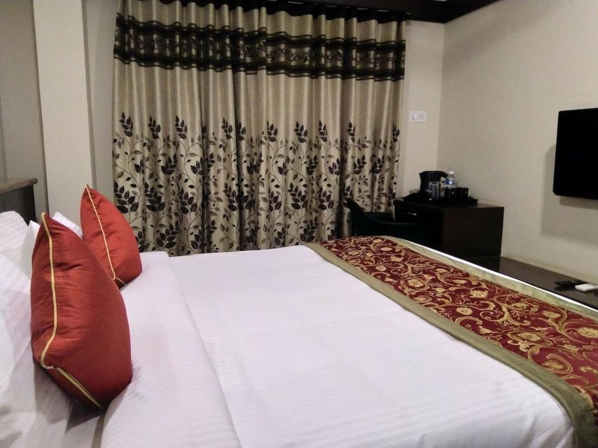 S R Plaza At Delhi Airport Hotel Új-Delhi Kültér fotó