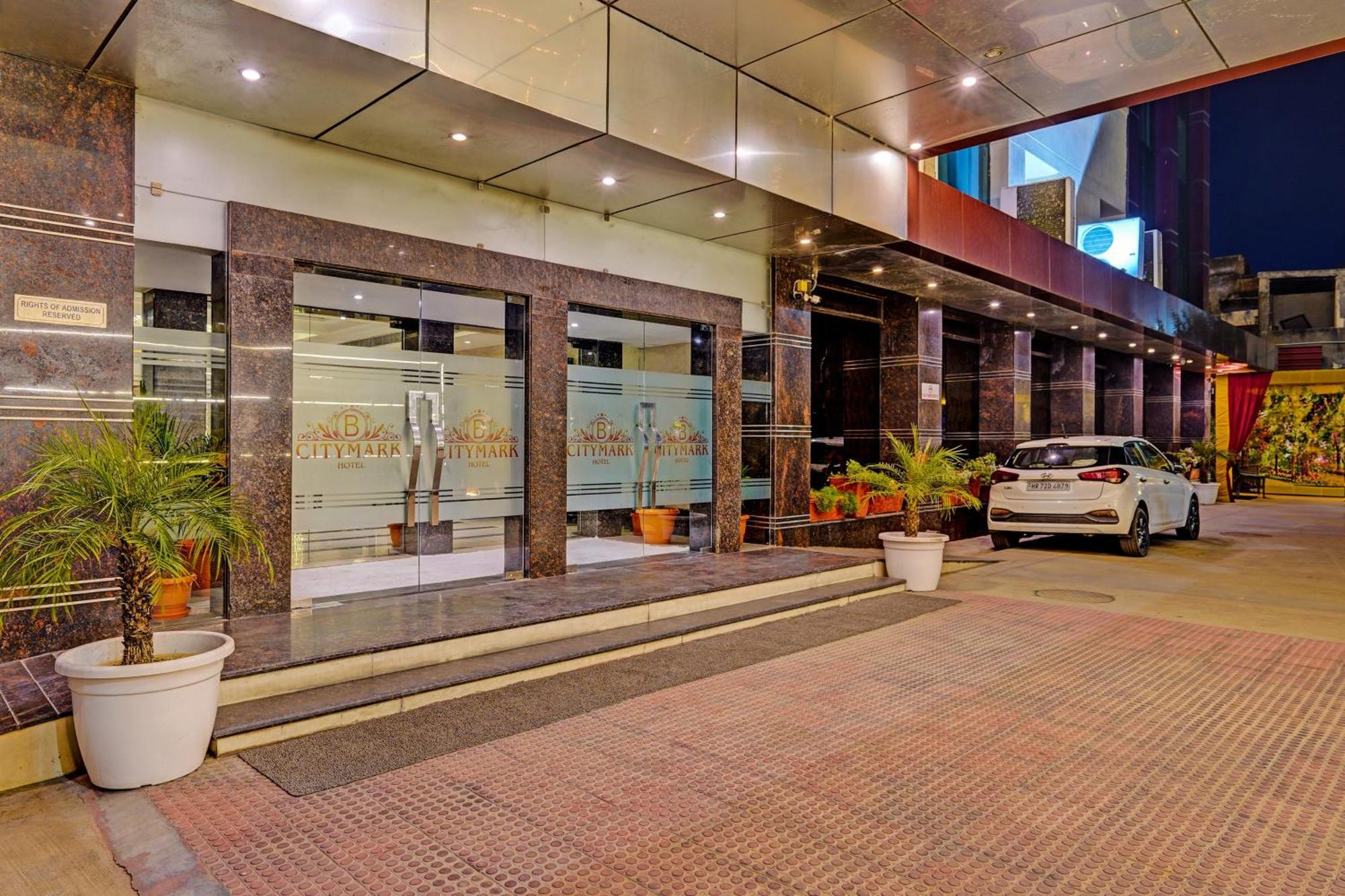S R Plaza At Delhi Airport Hotel Új-Delhi Kültér fotó